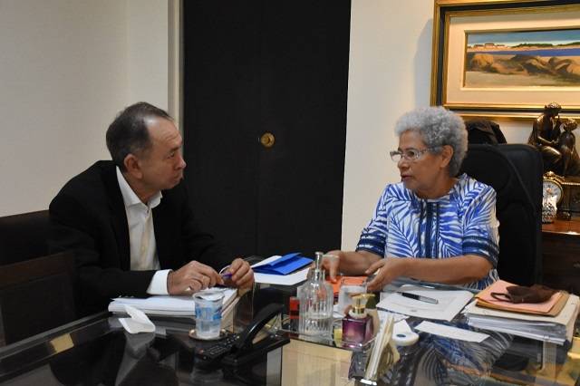 A governadora Regina Sousa com o secretário de Governo, Antonio Neto
